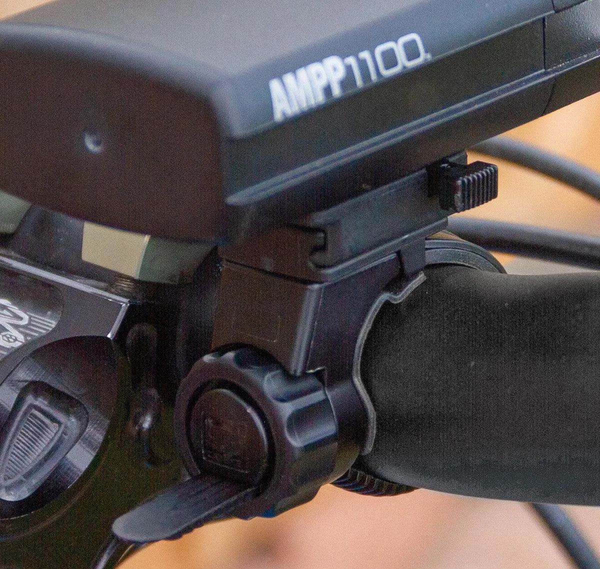 Cateye AMPP 1100 Front Light (Black)
