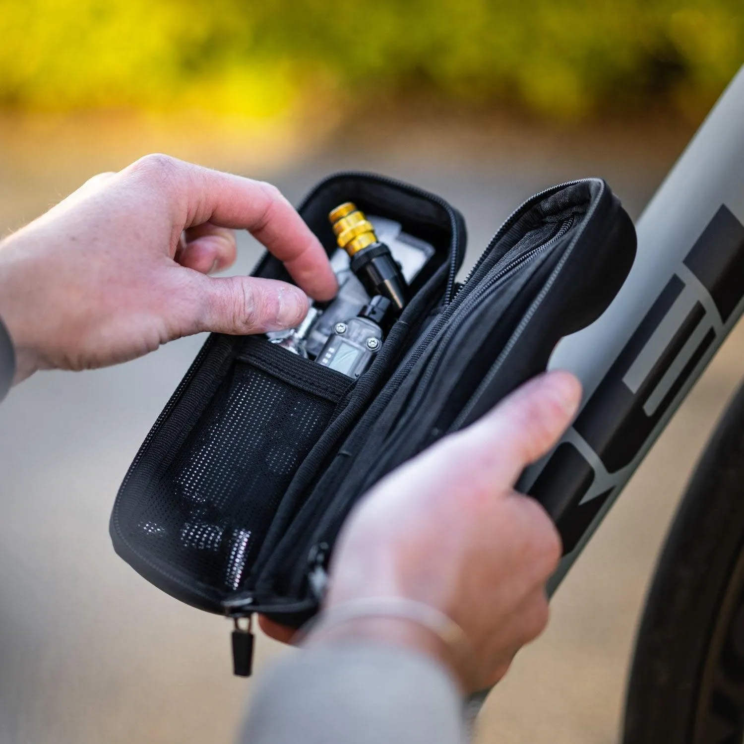 Lezyne Flow Caddy Pro Tool Bag